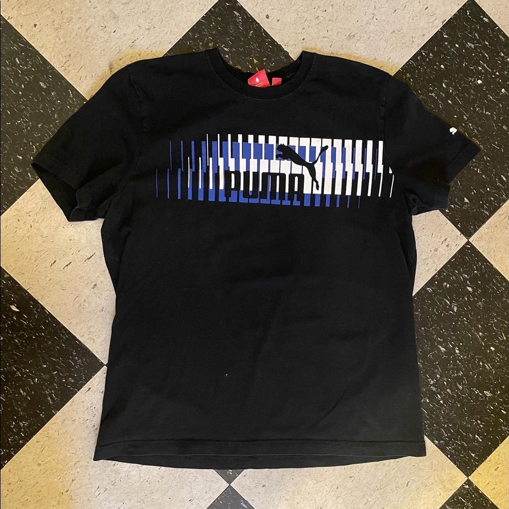 Lightly worn men’s Puma shirt